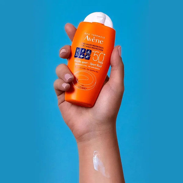 کرم ضد آفتاب اون مدل فلوئید اسپورت SPF50 با بافت سبک و ضد تعریق